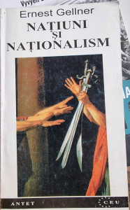Coperta: Naţiuni şi naţionalism